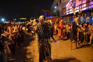 武汉欢乐谷鬼屋视频,惊悚体验！武汉欢乐谷鬼屋视频揭秘恐怖现场